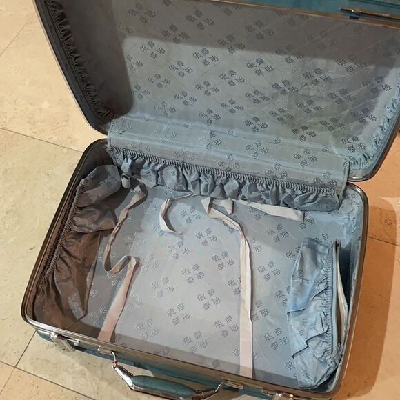 ♥️ Vintage American Tourister Aqua Blue Luggage - Picture 6 of 14